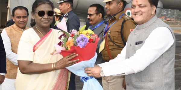 राष्ट्रपति द्रौपदी मुर्मु हल्द्वानी पहुंचीं, राजभवन नैनीताल