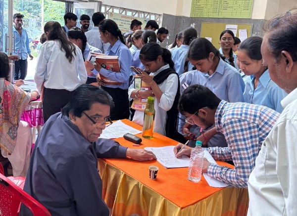 इंदौरः रोजगार मेले में 162 युवाओं को प्रतिष्ठित कंपनियों में मिला रोजगार इंदौरः रोजगार मेले में 162 युवाओं को प्रतिष्ठित कंपनियों में मिला रोजगार