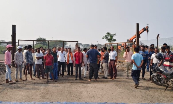 जिंदल पेंथर के सामने धरना प्रदर्शन