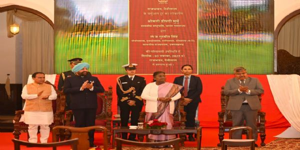 राष्ट्रपति द्रौपदी मुर्मु  राजभवन नैनीताल में आयोजित कार्यक्रम में।