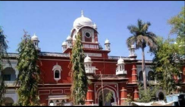 अंजुमन इस्लामिया स्कूल के सरकार से अलग नियम रविवार छोड़ शुक्रवार जुमा को होता है अवकाश