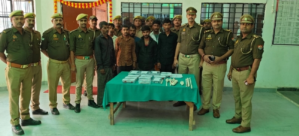 पुलिस मुठभेड़ में गिरफ्तार अन्य आरोपी पुलिस अभिरक्षा में पुलिस मुठभेड़ में गिरफ्तार अन्य आरोपी पुलिस अभिरक्षा में