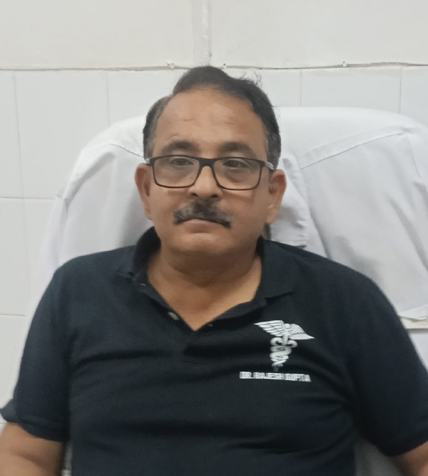 मुख्य चिकित्सा अधीक्षक डॉक्टर राजेश गुप्ता मुख्य चिकित्सा अधीक्षक डॉक्टर राजेश गुप्ता