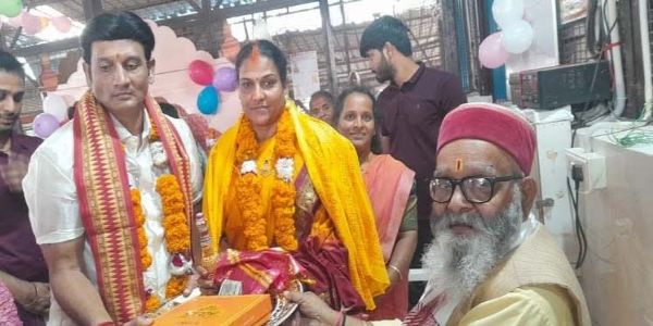 राममंदिर में रामलला को साक्षी मानकर तमिलनाडु के जोड़े ने किया विवाह