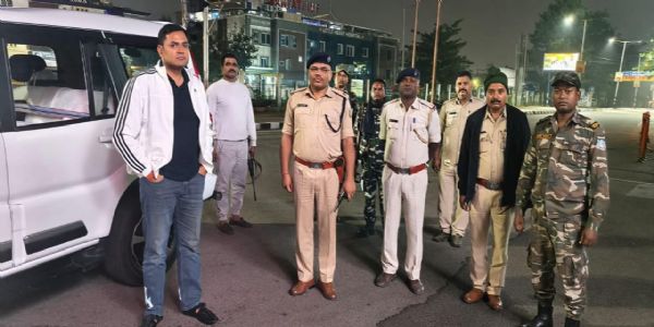 रांची एसएसपी ने विभिन्न इलाकों का किया औचक निरीक्षण, दो थाना प्रभारियों से मांगा स्पष्टीकरण