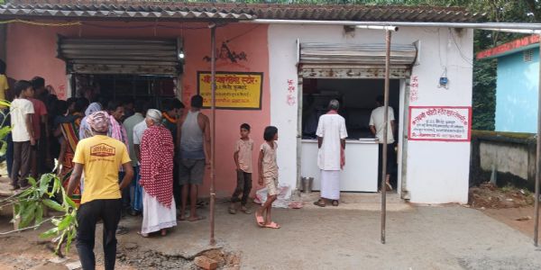 हंसडीहा में एक ही रात में दो दुकान में चोरी की वारदात से हड़कंप