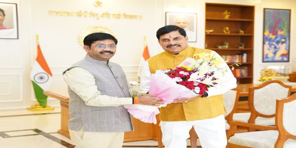 उप्र के मंत्री नन्दी ने मध्य प्रदेश के मुख्यमंत्री डॉ. मोहन यादव से की शिष्टाचार भेंट