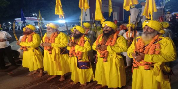 सिख समाज के नगर कीर्तन में गूंजा जो बोले सो निहाल का जयघोष