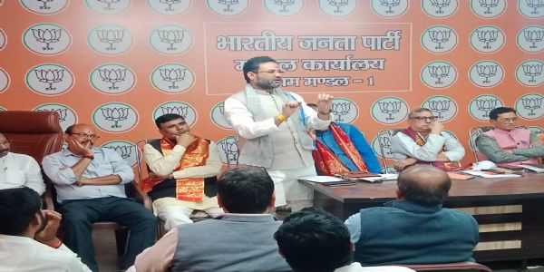 मतदाता पुनरीक्षण अभियान में जुटी भाजपा