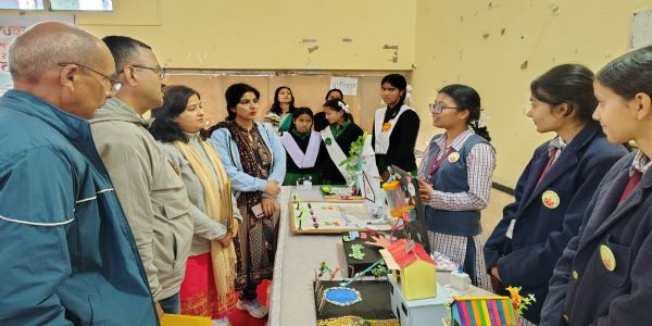 बच्चों ने प्रतियोगिताओं में दिखाया हुनर