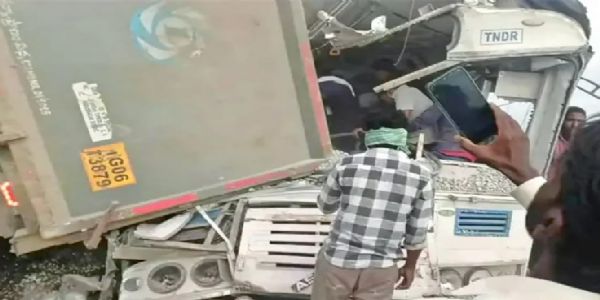 तेलंगाना में सड़क हादसा, 18 यात्रियों की मौत