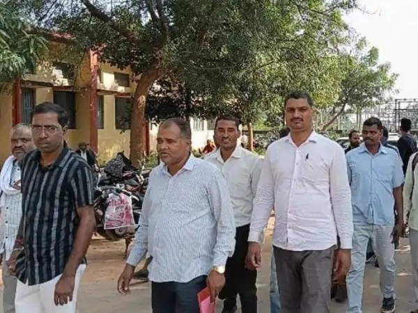 भारी वर्षा से धान की फसल बर्बाद, किसानों ने मांगा मुआवजा, बलरामपुर के किसानों की मुख्यमंत्री से सहायता की गुहार भारी वर्षा से धान की फसल बर्बाद, किसानों ने मांगा मुआवजा, बलरामपुर के किसानों की मुख्यमंत्री से सहायता की गुहार