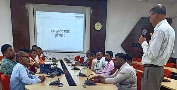 जगदलपुर में बूथ लेवल एजेंटों को दिया गया एसआईआर का प्रशिक्षण