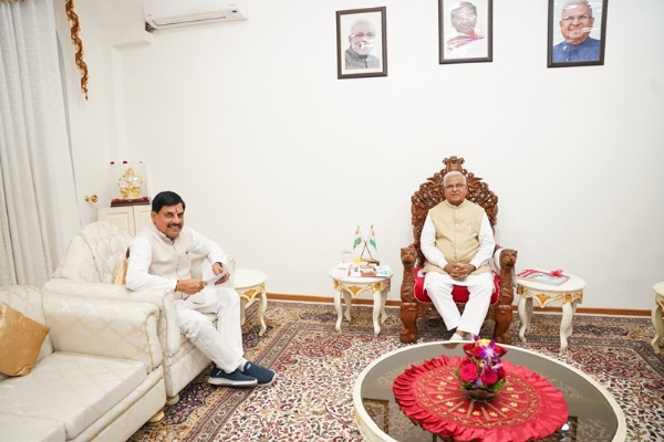 राज्यपाल मंगुभाई पटेल से मुख्यमंत्री डॉ. मोहन यादव ने राजभवन में की सौजन्य भेंट राज्यपाल मंगुभाई पटेल से मुख्यमंत्री डॉ. मोहन यादव ने राजभवन में की सौजन्य भेंट