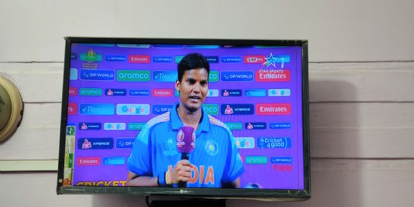 महिला क्रिकेट विश्व कप के फाइनल मैच में भारतीय टीम की जीत के बाद प्लेयर ऑफ टूर्नामेंट चुनी गई दीप्ति शर्मा। महिला क्रिकेट विश्व कप के फाइनल मैच में भारतीय टीम की जीत के बाद प्लेयर ऑफ टूर्नामेंट चुनी गई दीप्ति शर्मा।