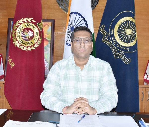 उपायुक्त स्वप्निल रविंद्र पाटिल।