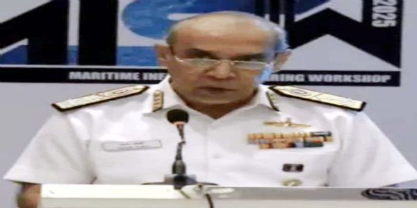 सेमिनार को संबोधित करते नौसेना के डिप्टी चीफ ऑफ नेवल स्टाफ वाइस एडमिरल तरुण सोबती। सेमिनार को संबोधित करते नौसेना के डिप्टी चीफ ऑफ नेवल स्टाफ वाइस एडमिरल तरुण सोबती।