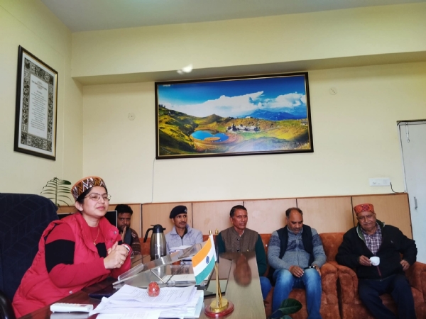 संयुक्त बैठक की अध्यक्षता करते हुए एसडीएम बल्ह स्मृतिका नेगी। संयुक्त बैठक की अध्यक्षता करते हुए एसडीएम बल्ह स्मृतिका नेगी।