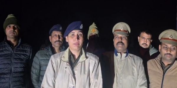 झांसी: मुठभेड़ में घायल 15 हजार का इनामी,गिरफ्तार