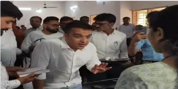 एसआईआर पर गुजरात के उप मुख्यमंत्री हर्ष संघवी ने कहा -क्या बांग्लादेशी घुसपैठिए मेरे देश का नेता तय करेंगे?