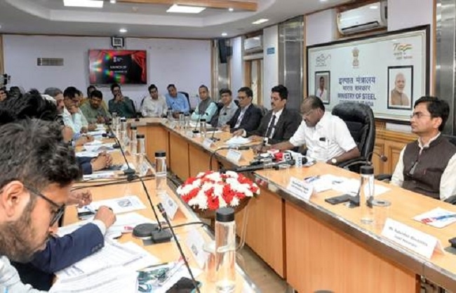 पीएलआई 1.2 का शुभारंभ करते केंद्रीय इस्पात एवं भारी उद्योग मंत्री एच. डी. कुमारस्वामी