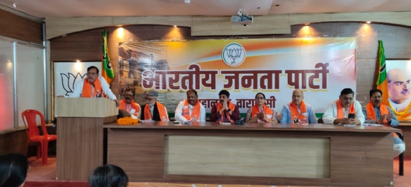 महानगर अध्यक्ष प्रदीप अग्रहरि बैठक करते हुए महानगर अध्यक्ष प्रदीप अग्रहरि बैठक करते हुए