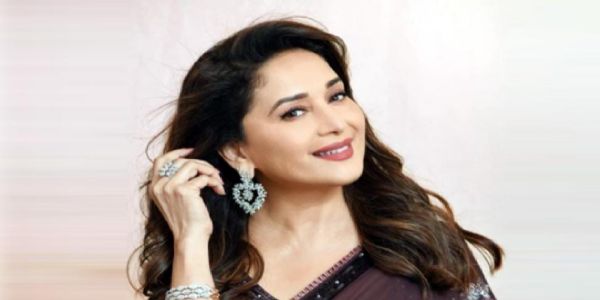 माधुरी दीक्षित - फोटो सोर्स एक्स