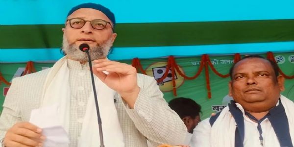असदुद्दीन ओवैसी ने पूर्णिया में गरजते हुए कहा — तेजस्वी के अभी दूध के दांत नहीं टूटे हैं