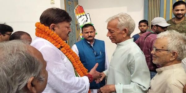 महागठबंधन समर्थित कांग्रेस प्रत्याशी अजीत शर्मा का जनसंपर्क अभियान तेज