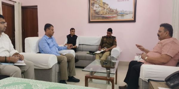 देव दीपावली पर गंगा घाट से 15 मीटर तक छोटी नावों के संचालन की जगह आरक्षित हो: रविन्द्र जायसवाल