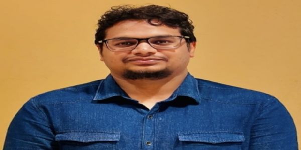 घटिया सड़क निर्माण में ठेकेदार पर लगा 50 हजार जुर्माना, अभियंता को नोटिस