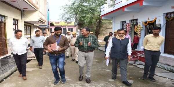 मुख्य निर्वाचन अधिकारी ने किया विशेष गहन पुनरीक्षण कार्यक्रम का निरीक्षण