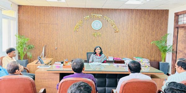 भगवान बिरसा मुंडा की 150वीं जयंती की तैयारियों को लेकर उपायुक्त ने की समीक्षा