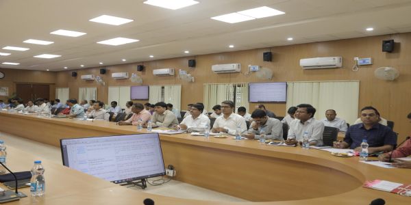 कोरबा कलेक्टर ने ली समय-सीमा की बैठक, विभागीय कार्यों की समीक्षा की