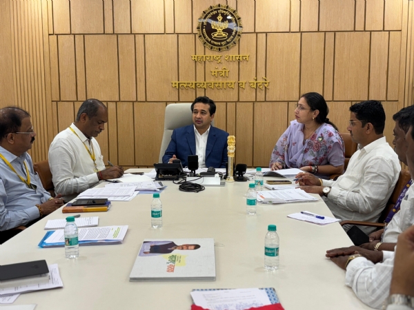 मंत्री राणे के साथ विधायक स्नेहा दुबे-पंडित। मंत्री राणे के साथ विधायक स्नेहा दुबे-पंडित।