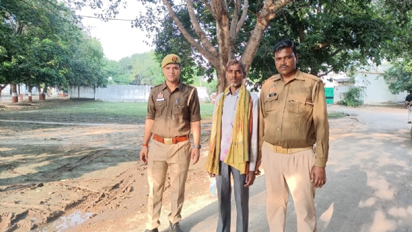 पुलिस की गिरफ्त में आरोपी