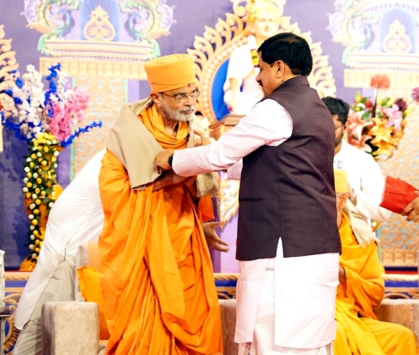जबलपुर में बीएपीएस स्वामीनारायण संस्था के जीवन उत्कर्ष महोत्सव में मुख्यमंत्री जबलपुर में बीएपीएस स्वामीनारायण संस्था के जीवन उत्कर्ष महोत्सव में मुख्यमंत्री