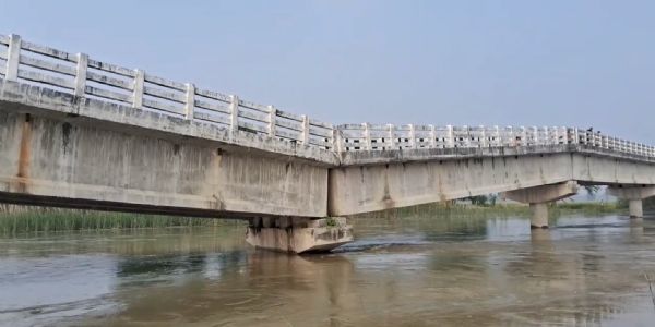 3.82 करोड़ की लागत से बने पुल के धंसने के मामले में पांच सदस्यीय जांच टीम का गठन