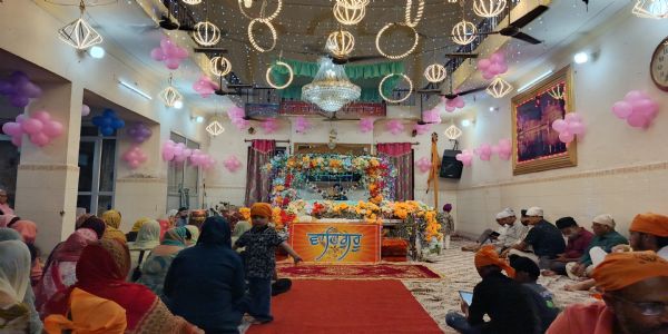 हर्षोल्लास से मनाया गुरुनानक देव का प्रकाश पर्व, गुरुद्वारे में हुए विविध आयाेजन