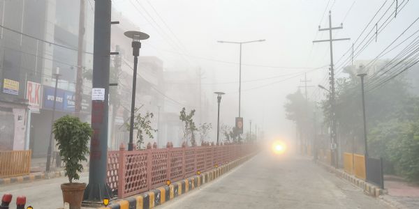 मुरादाबाद : कार्तिक पूर्णिमा पर सीजन के पहले कोहरे के साथ ठंड ने दी दस्तक