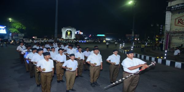 प्रकाश पर्व पर आरएसएस ने निकाला कौमुदी संचलन