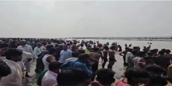 गंगा नदी में स्नान करते समय युवक डूबा, तलाश जारी