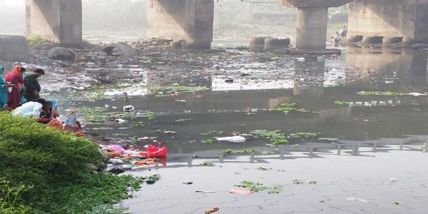 कार्तिक पूर्णिमा : रामगंगा और गागन नदी के घाटों पर उमड़ी भीड़, लगाई डुबकी