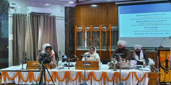 सिख समाज में गुरु नानक जयंती की धूम