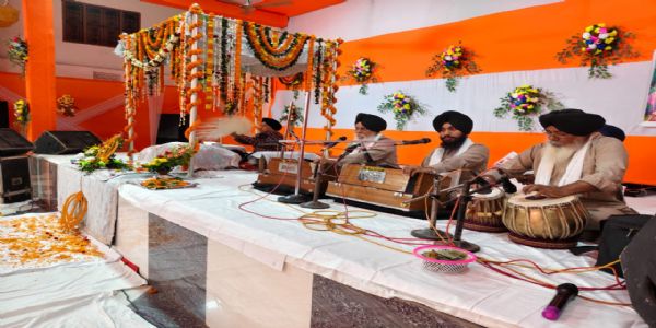 गुरु नानक देव जी के 556वें प्रकाश पर्व पर विशाल कीर्तन दरबार का आयोजन