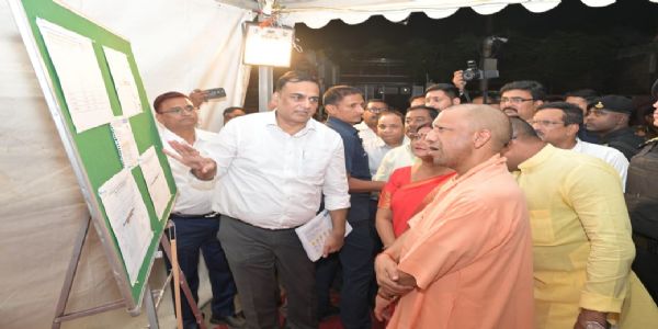 सड़क चौड़ीकरण में रखें जनसुविधा का पूरा ध्यान : मुख्यमंत्री