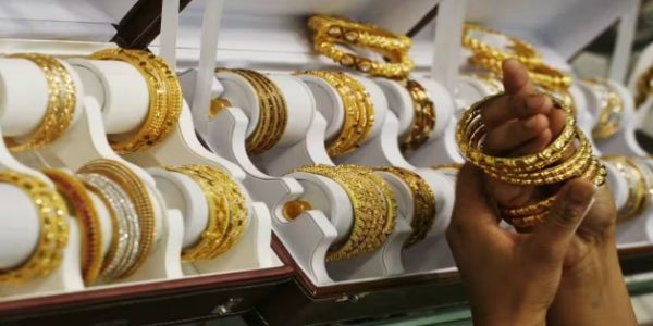 सर्राफा बाजार में 900 रुपये तक सस्ता हुआ सोना सर्राफा बाजार में 900 रुपये तक सस्ता हुआ सोना