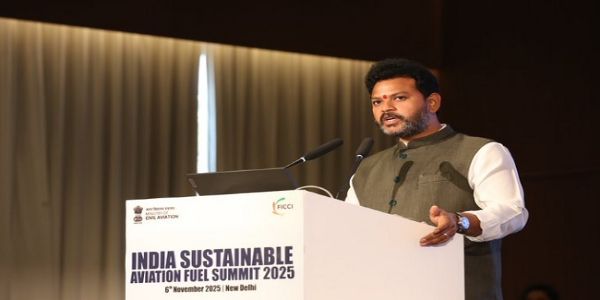 भारत सतत विमानन ईंधन शिखर सम्मेलन 2025 को संबोधित करते राममोहन नायडू भारत सतत विमानन ईंधन शिखर सम्मेलन 2025 को संबोधित करते राममोहन नायडू