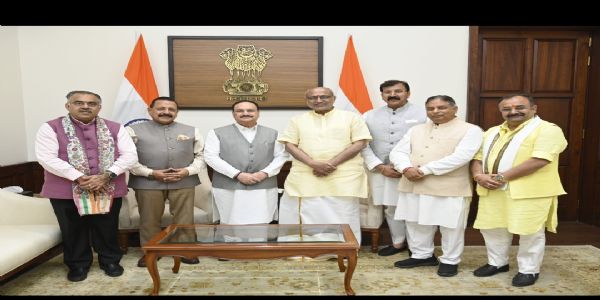 राज्य सभा सभापति सीपी राधाकृष्णन ने सांसद सतपाल शर्मा को दिलाई शपथ राज्य सभा सभापति सीपी राधाकृष्णन ने सांसद सतपाल शर्मा को दिलाई शपथ