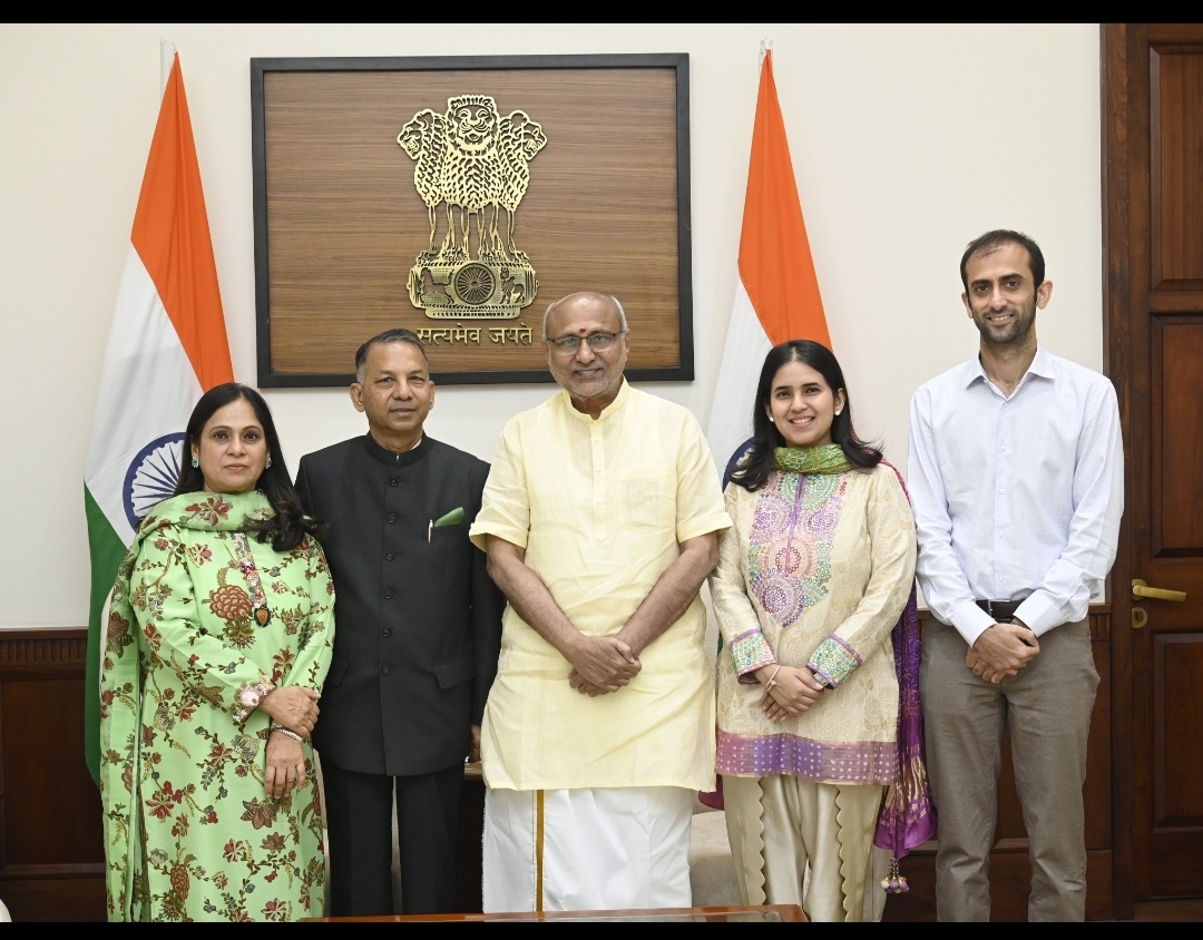 शपथ के बाद सांसद राजिंदर गुप्ता शपथ के बाद सांसद राजिंदर गुप्ता